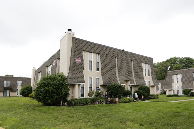 Inverness Apartments in Westville, NJ - Building Photo - Building Photo