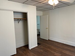 364 Ohio Ave-Unit -Apt. 1 in Rochester, PA - Foto de edificio - Building Photo