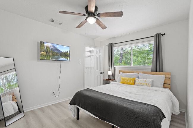 604 Lochnell Dr in Houston, TX - Building Photo - Building Photo