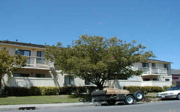 1145 N Lincoln St in Dixon, CA - Building Photo - Building Photo