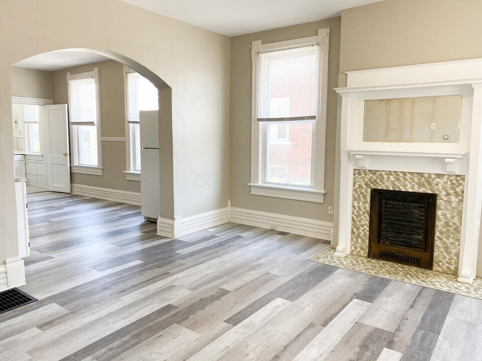 432 E Whittier St in Columbus, OH - Building Photo