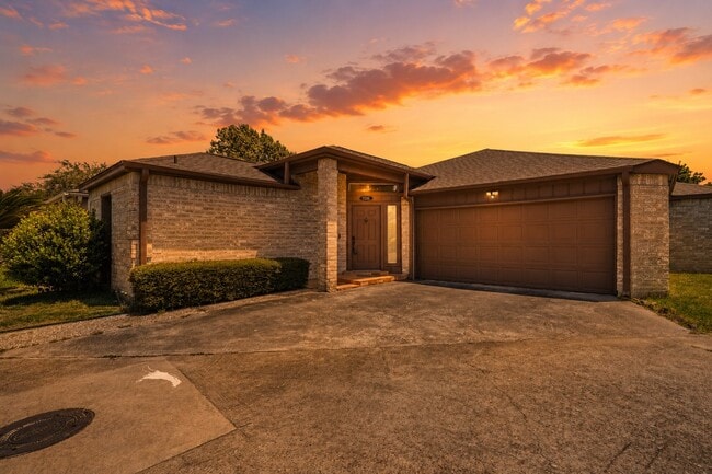 1516 Beaconshire