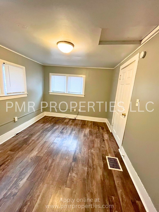 328 Lincoln Ave in Council Bluffs, IA - Building Photo - Building Photo