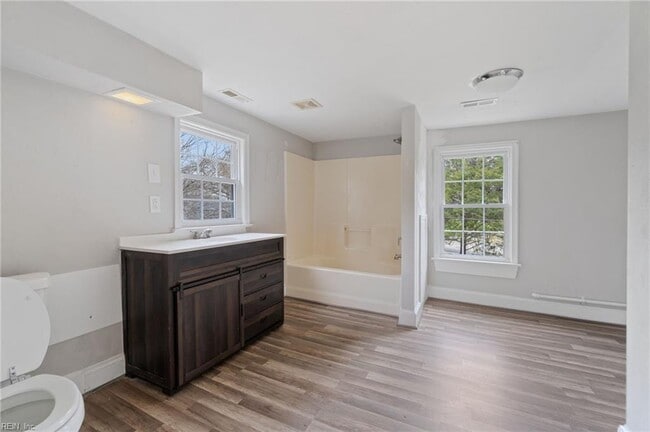 2140 Cedar Rd in Chesapeake, VA - Foto de edificio - Building Photo