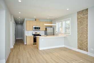 2127 S Marshall Blvd in Chicago, IL - Building Photo - Building Photo