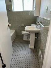 26300 Fernwood St in Roseville, MI - Building Photo - Building Photo