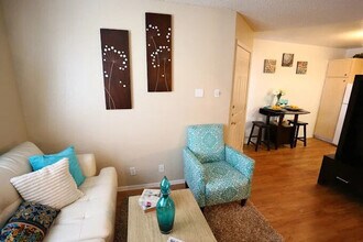 ParkVista Apartments in San Antonio, TX - Foto de edificio - Building Photo