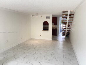 15389 S Dixie Hwy in Palmetto Bay, FL - Building Photo - Building Photo