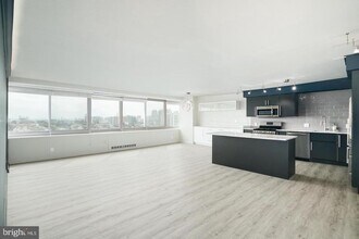 2401 Pennsylvania Ave in Philadelphia, PA - Building Photo - Building Photo