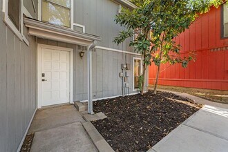4813 Yucca Hill Dr in Austin, TX - Building Photo - Building Photo