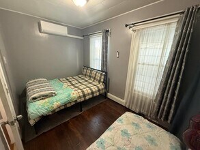 861 Montgomery St in Linden, NJ - Building Photo - Building Photo