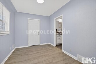 1665 Burgoyne Dr in Toledo, OH - Foto de edificio - Building Photo