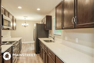 5849 Wending Dr, Unit 308 in Jacksonville, FL - Building Photo - Building Photo