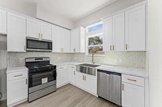 4217 Rogers St in Houston, TX - Building Photo - Building Photo