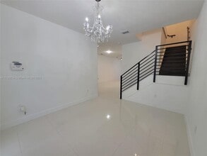 492 SW 91st Pl in Miami, FL - Building Photo - Building Photo
