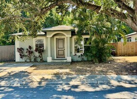 3517 Bishop Eddie Newkirk Wy in Tampa, FL - Building Photo