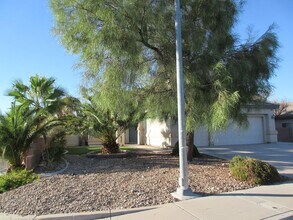 1744 Baja Ln in Henderson, NV - Building Photo - Building Photo