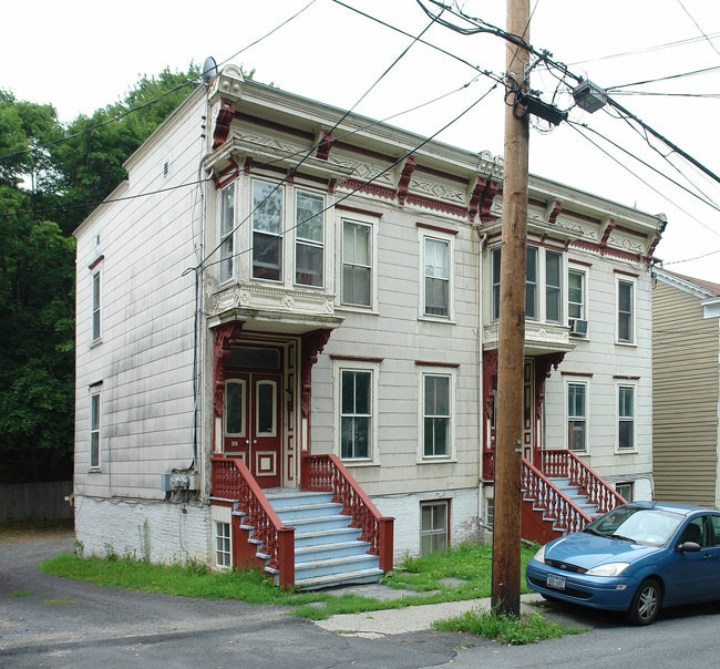 27-29 Ely St in Coxsackie, NY - Foto de edificio - Building Photo