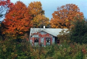 102 Turkey Hill Rd in Ithaca, NY - Building Photo