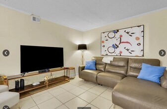 663 William Hilton Pkwy in Hilton Head Island, SC - Building Photo - Building Photo