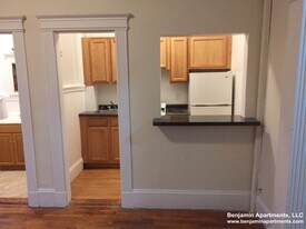 1334 Commonwealth Ave, Unit 4 in Boston, MA - Building Photo