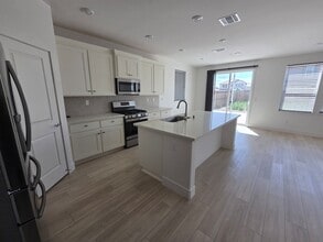 8358 Akino Ct in Elk Grove, CA - Building Photo - Building Photo