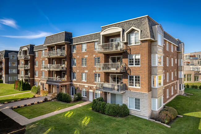 3075 Ernest - Hemingway Av in Montréal, QC - Building Photo - Building Photo