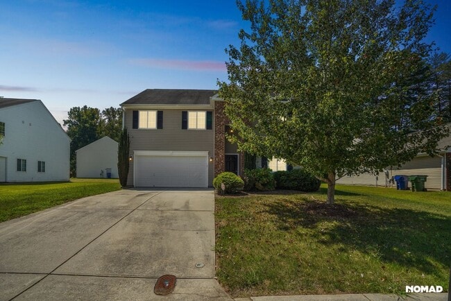312 Walnut Crossing Dr in Whitsett, NC - Building Photo - Building Photo