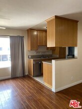 1552 Brockton Ave in Los Angeles, CA - Building Photo - Building Photo