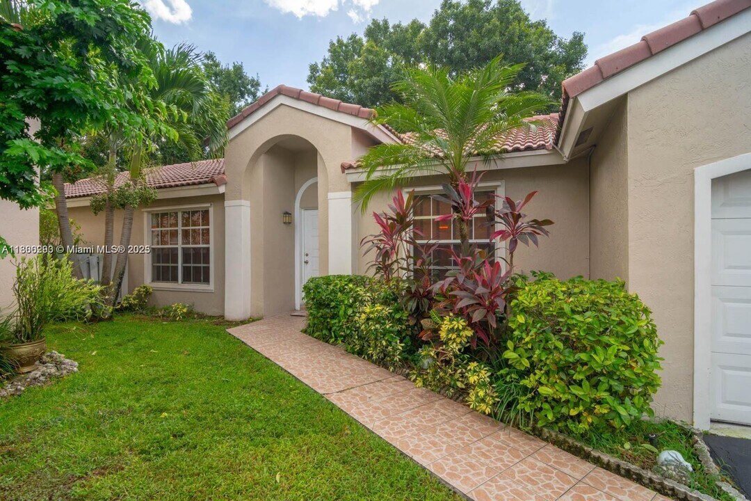 1217 NW 125th Terrace in Sunrise, FL - Building Photo