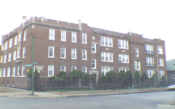 3000-3008 N Whipple St in Chicago, IL - Foto de edificio