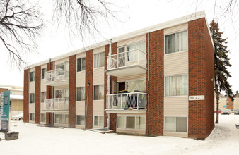 Lorraine Manor in Edmonton, AB - Building Photo - Building Photo