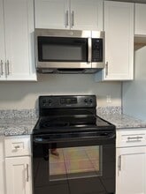 11411 Midfield Way in Tampa, FL - Building Photo - Building Photo