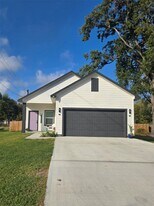 2118 2nd Ave N in Texas City, TX - Building Photo