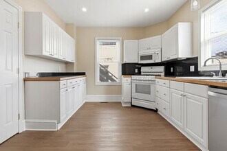 142 Elliott St in Beverly, MA - Building Photo - Building Photo
