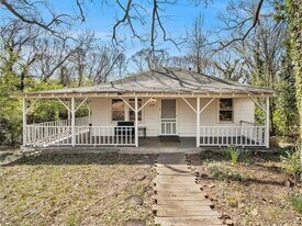 2259 Whites Mill Rd in Decatur, GA - Building Photo