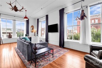 101 Barnard St in Savannah, GA - Building Photo - Building Photo