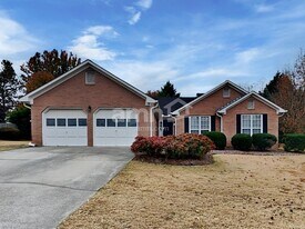 3417 Summit Glen Dr in Loganville, GA - Building Photo