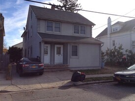 22 Franklin St in Franklin Square, NY - Building Photo