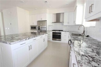 180 Harringay in Irvine, CA - Building Photo - Building Photo