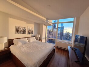312 W 42nd St in New York, NY - Building Photo - Building Photo