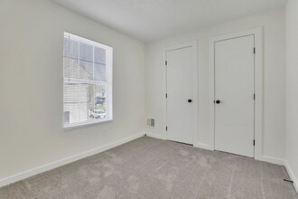 1359 Kent St in Columbus, OH - Foto de edificio - Building Photo