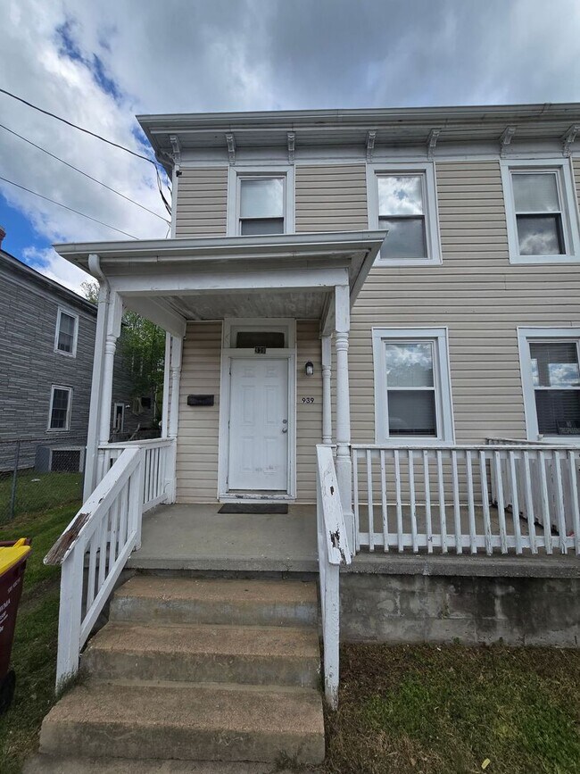 property at 939 Hinton St