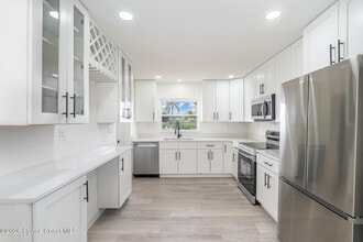 320 Alabama Ave in Merritt Island, FL - Building Photo - Building Photo