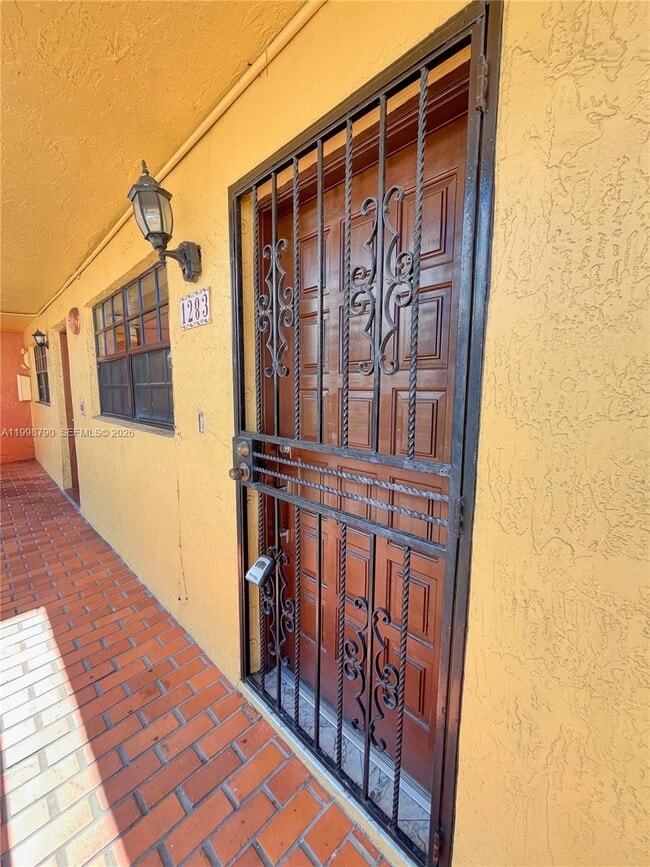 property at 1283 W 51st Pl