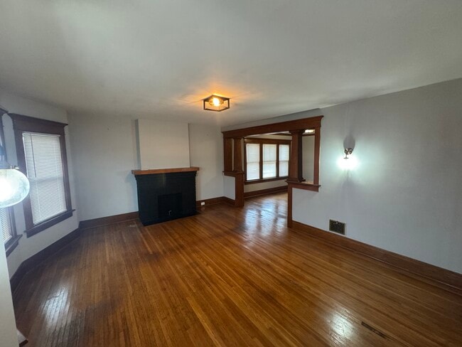 87 Tacoma Ave, Unit 87 Tacoma Ave #UPR in Buffalo, NY - Foto de edificio - Building Photo