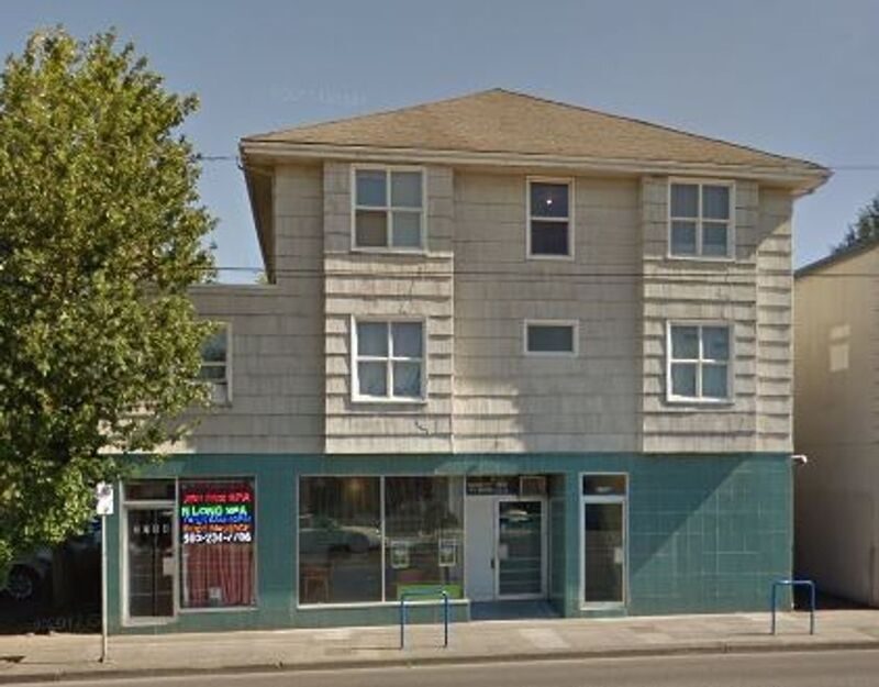 2708 NE Sandy Blvd in Portland, OR - Foto de edificio