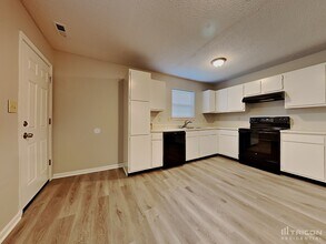 6346 Cradle River Dr in Indianapolis, IN - Foto de edificio - Building Photo
