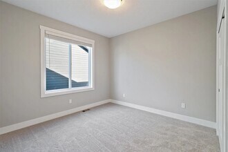 520 Meadows Ct in Polk City, IA - Building Photo - Building Photo