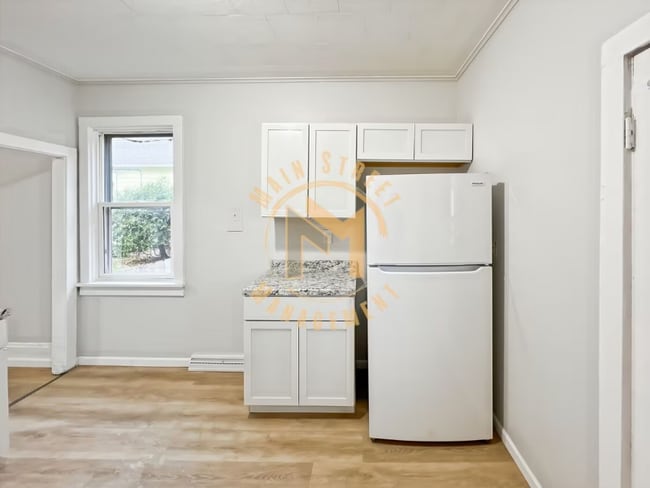 1328 N Main St in Oshkosh, WI - Foto de edificio - Building Photo